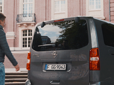 opel_zafira_life_rear_window_opening_4x3