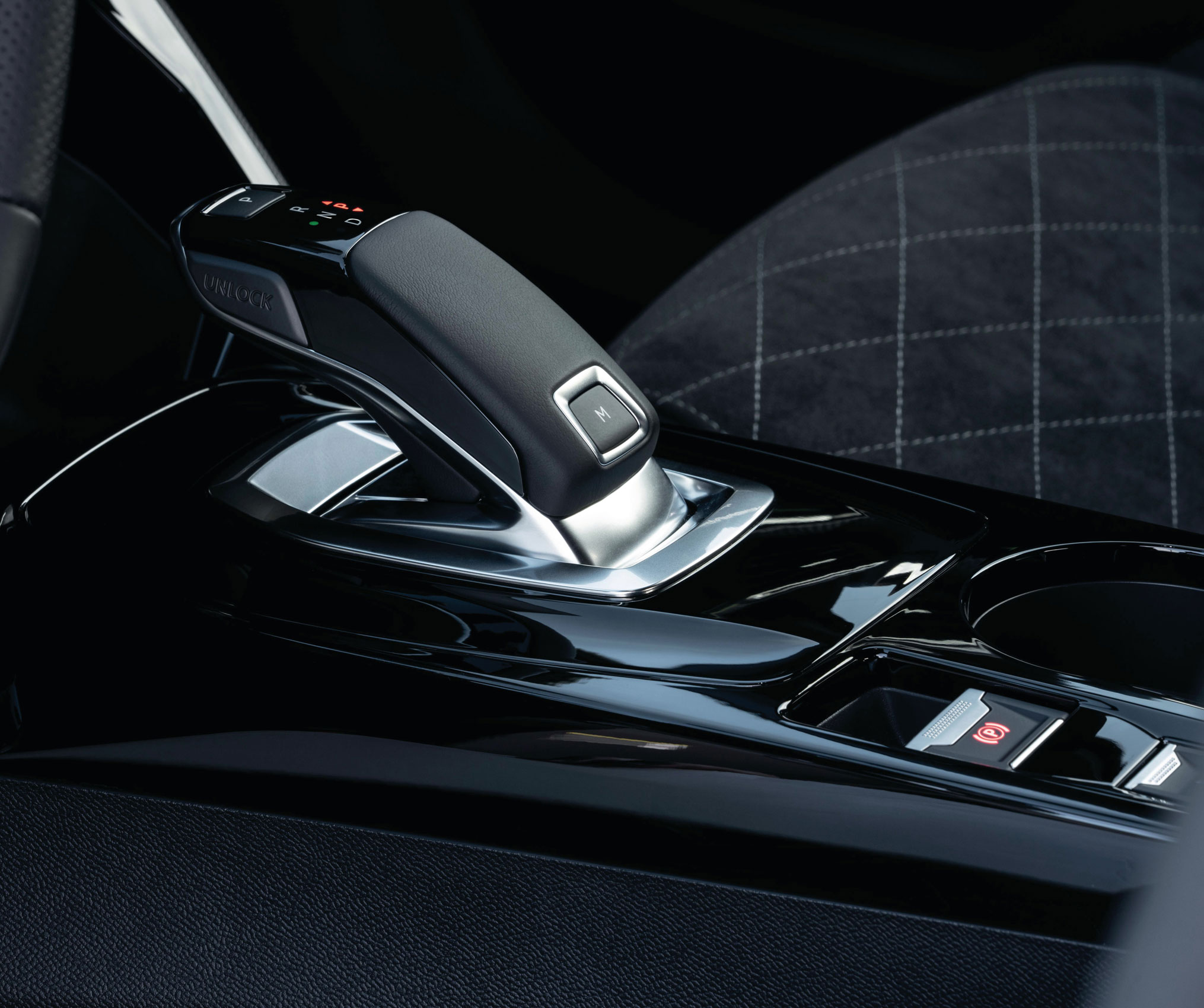 PEUGEOT_2008_2019_323_FR-Desktop